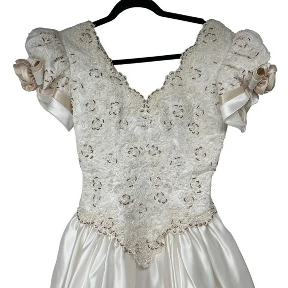 Vintage Mon Cheri White Brown Beaded Pearl Bow Sleeve Detail Satin Ballgown Wedd